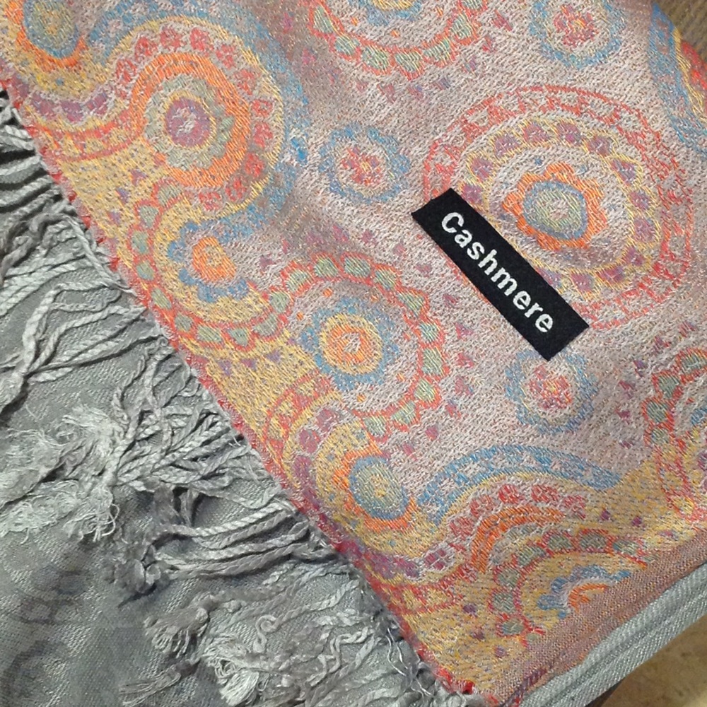 ✨HOST PICK✨💯 Cashmere Wrap/Nursing Cover UP